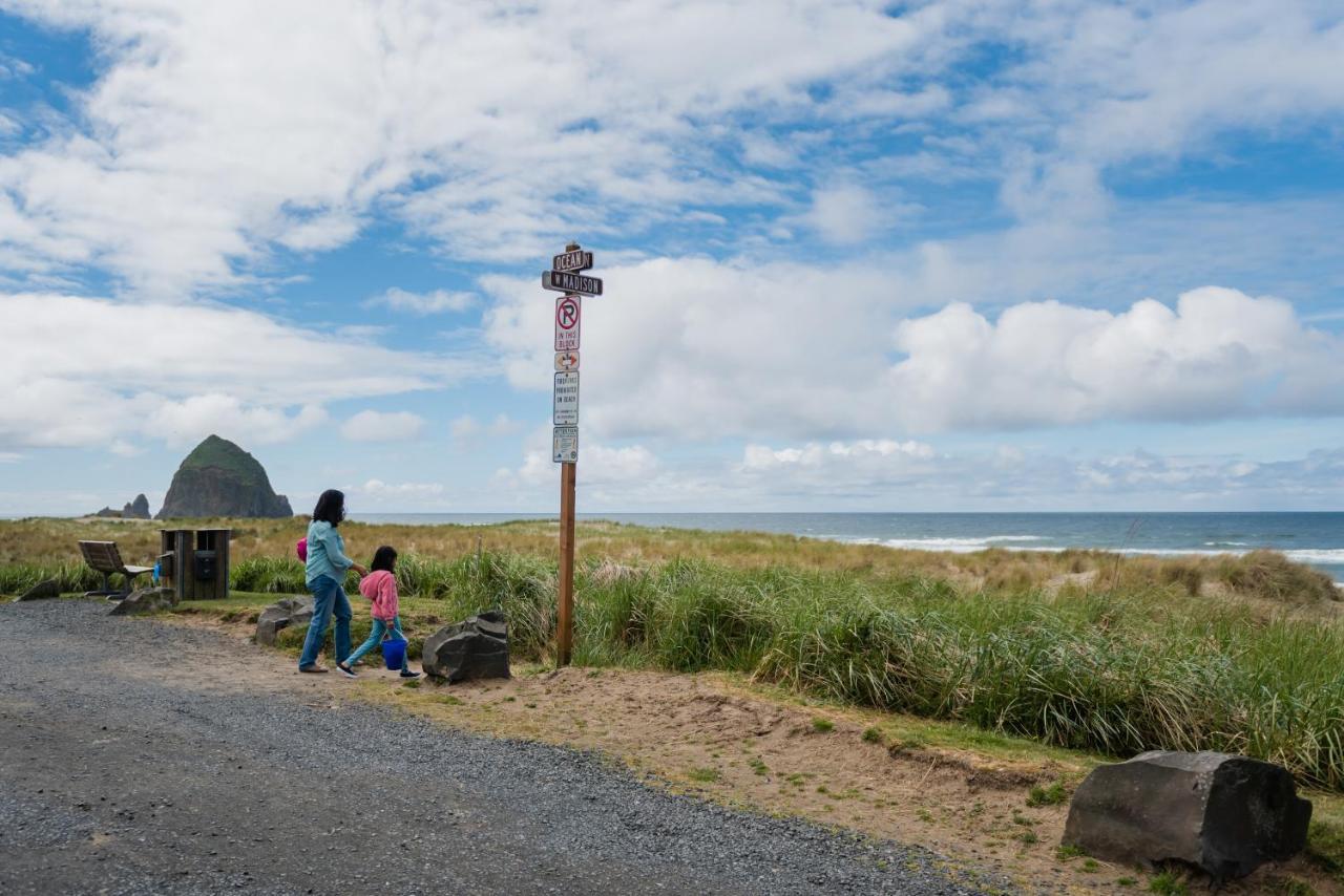 Inn At Haystack Rock Канън Бийч Екстериор снимка